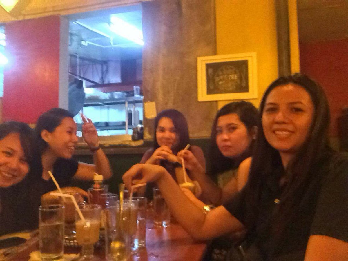 rhuszell11's tweet image. catching up. #friends #prosync 😊👍