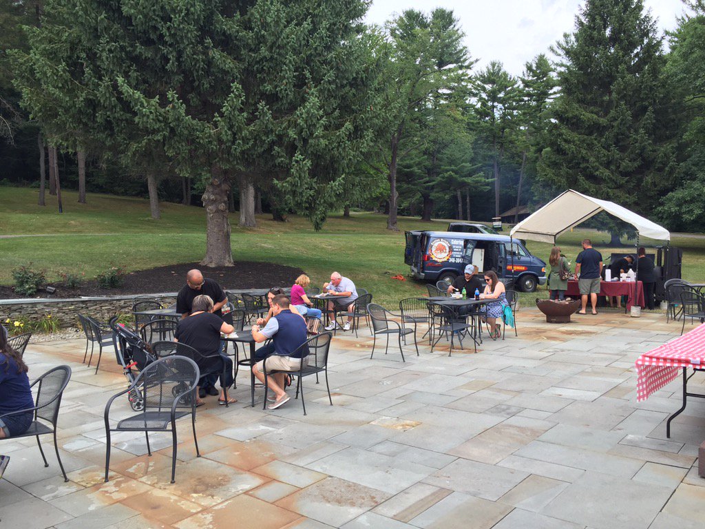 LoopRewardsInc's tweet image. Come on down to Traditions today between 12-5 for the 1st Binghamton BBQ Battle! Tickets avail at door!