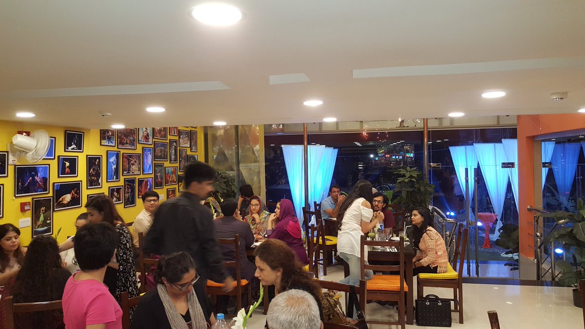 PeerusCafeDHA's tweet photo. #PeerusDHA it`s a full house! https://t.co/nwzlYopm46