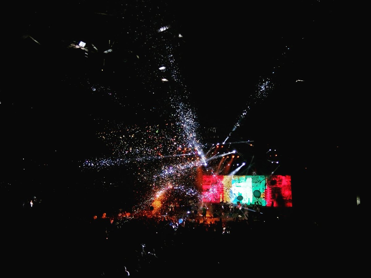 pijeybi's tweet photo. Celebration.. 🎉😍💓 #OneENCampus #OneConference2016 https://t.co/RHDEbduUN6