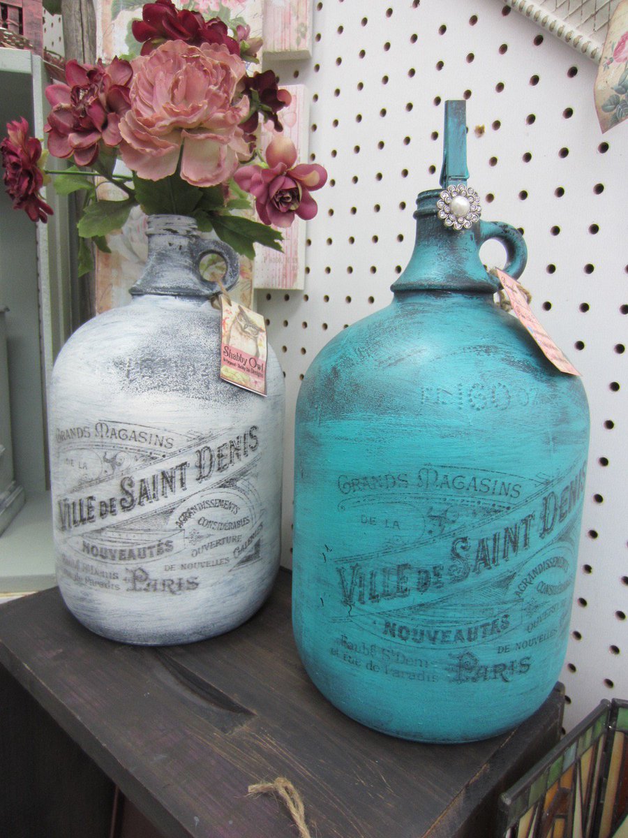 shabbyowldesign's tweet photo. Some new creations down at the Antique Mall Red Deer! https://t.co/XvMLhvvZDB