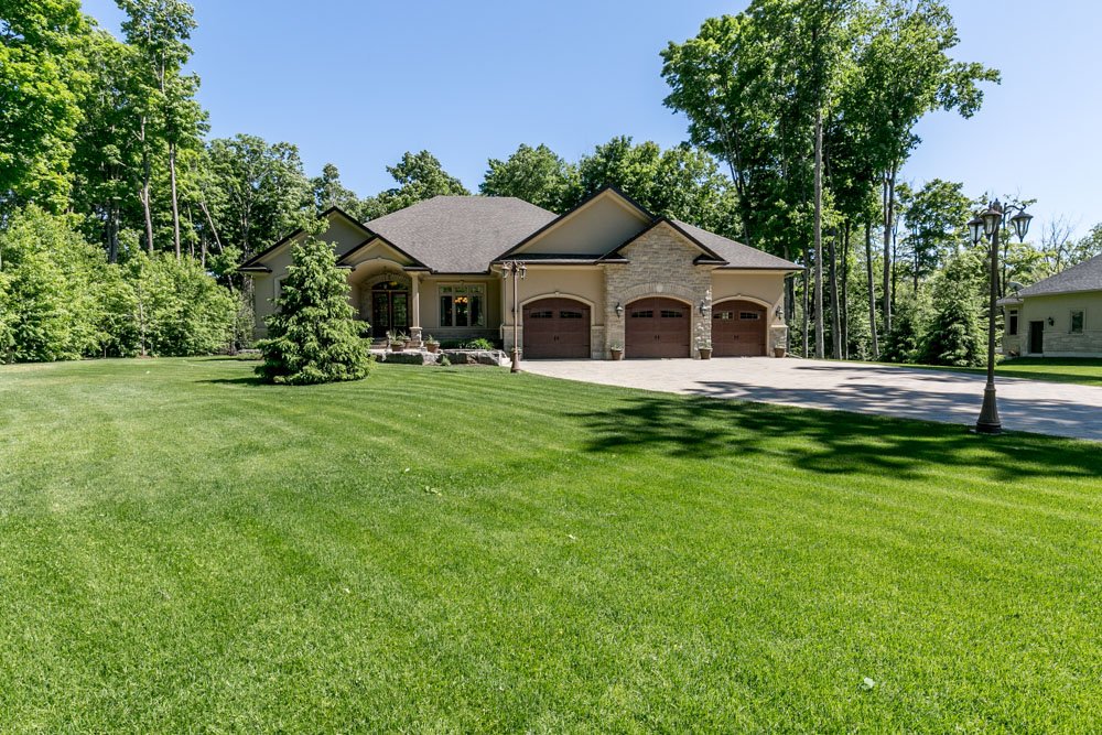 gallaghercres's tweet photo. OPEN HOUSE TODAY 1pm to 4pm 30 Gallagher Crescent https://t.co/L8AcTeDGb4 #Midhurst #realestate @blairmain https://t.co/gE1SDeXKpE