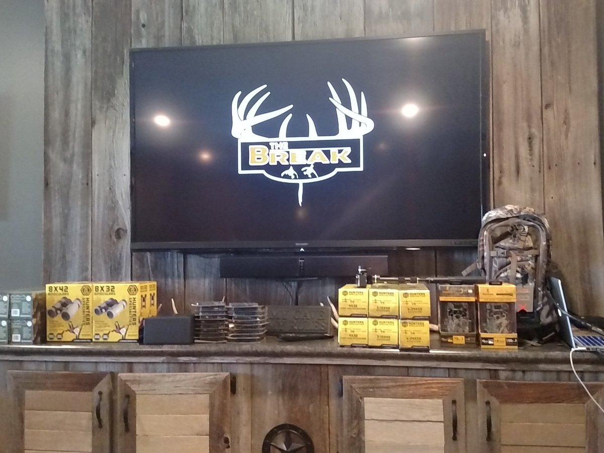 RealtreeCarl's tweet image. The Break TV team meeting/party about to get started!!