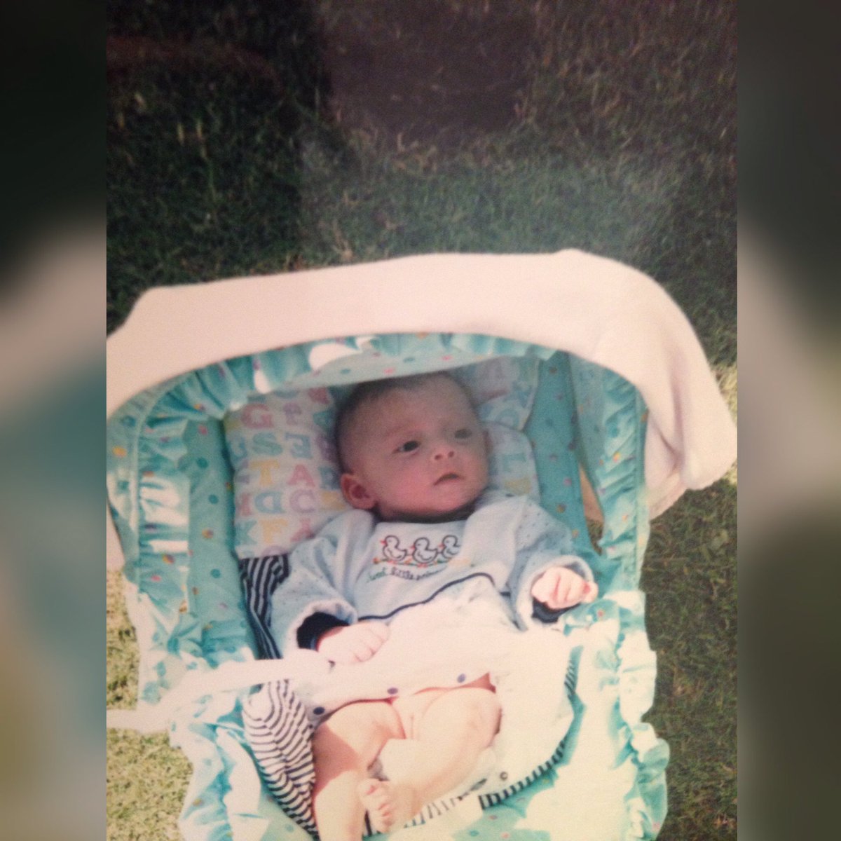 LauraAniA's tweet photo. #yodebebe 💗💜❤️💙 https://t.co/WD9hvL0Yyv