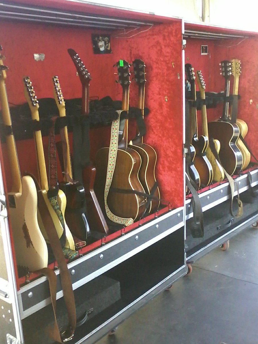 capeblancomusic's tweet photo. #Guitars are tuned
#Ready to rock
#Gates open in T-25 minutes https://t.co/TYowbtkTUF