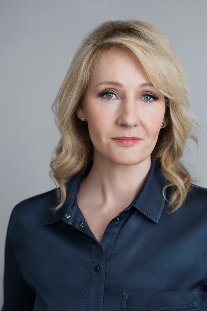 EiProfeta's tweet photo. Hoy cumple 51 años la mujer que creó el mundo mágico en el que viviremos siempre. Felicidades, J.K. Rowling. https://t.co/qELbGMKp2H
