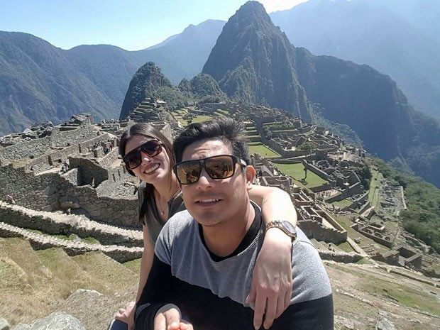 NoticiasEnCusco's tweet photo. #AFHS @ErickElera1 feliz y enamorado en #machupichu FOTOS: https://t.co/MIo7zXswe6 https://t.co/LRDlwLnBWC
