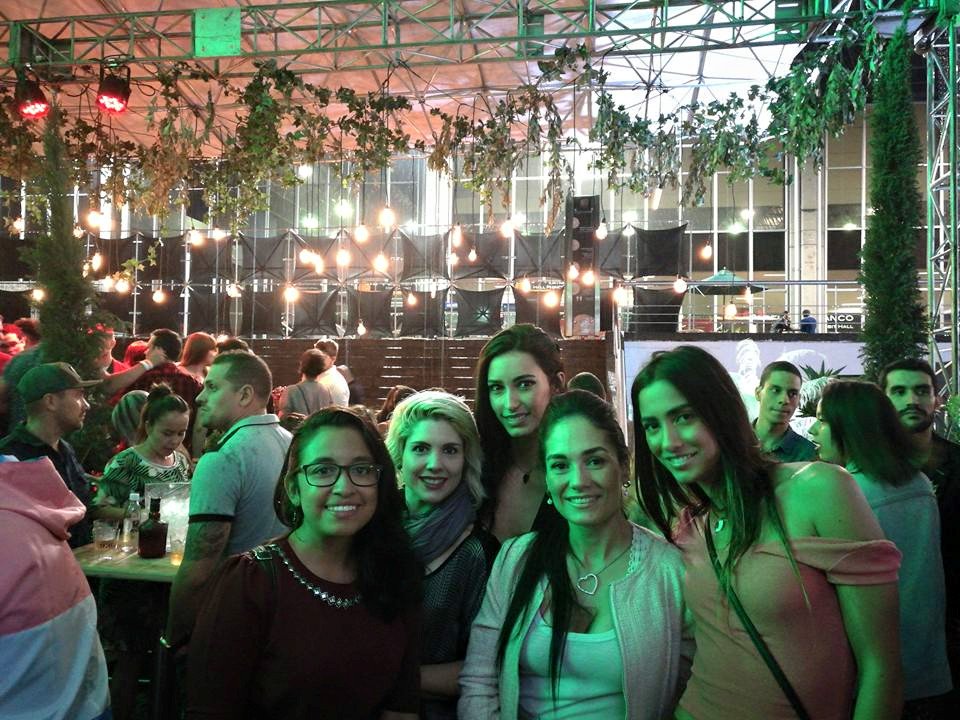 blogazzine's tweet photo. En la clausura del #timebag, nuestro equipo @blogazzine
Somos construcción colectiva
:) https://t.co/HklmDZv2pR