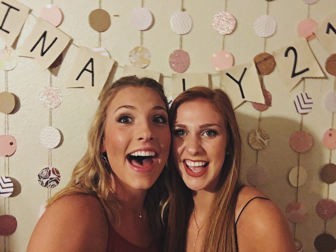 MadisonDresche1's tweet image. Breaking out the selfie stick last night was one of the best decisions I've ever made📸