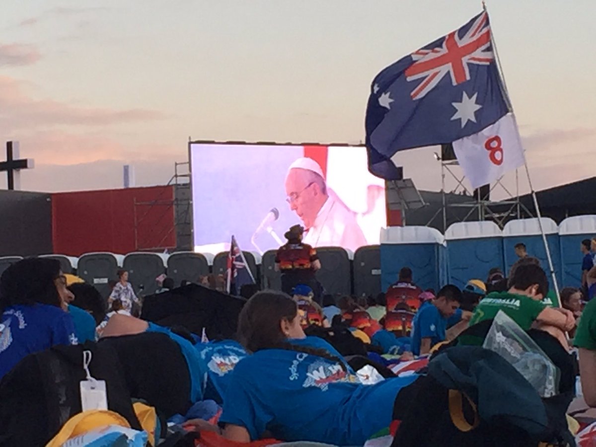 WYD_B17's tweet photo. Pope Francis speaking to the youth of the world at #CampusMisericordiae @wyd_en #Vigil @SydCathSchools #Krakow2016 https://t.co/jofj21Ibd4