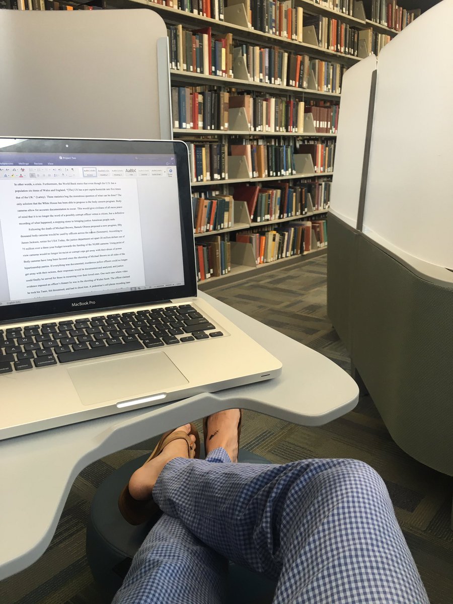 Andres_FSU's tweet photo. Highly recommend these pods in the library to help focus and write your essay. 10/10 would write again #summer2135 https://t.co/4CJepKoadx