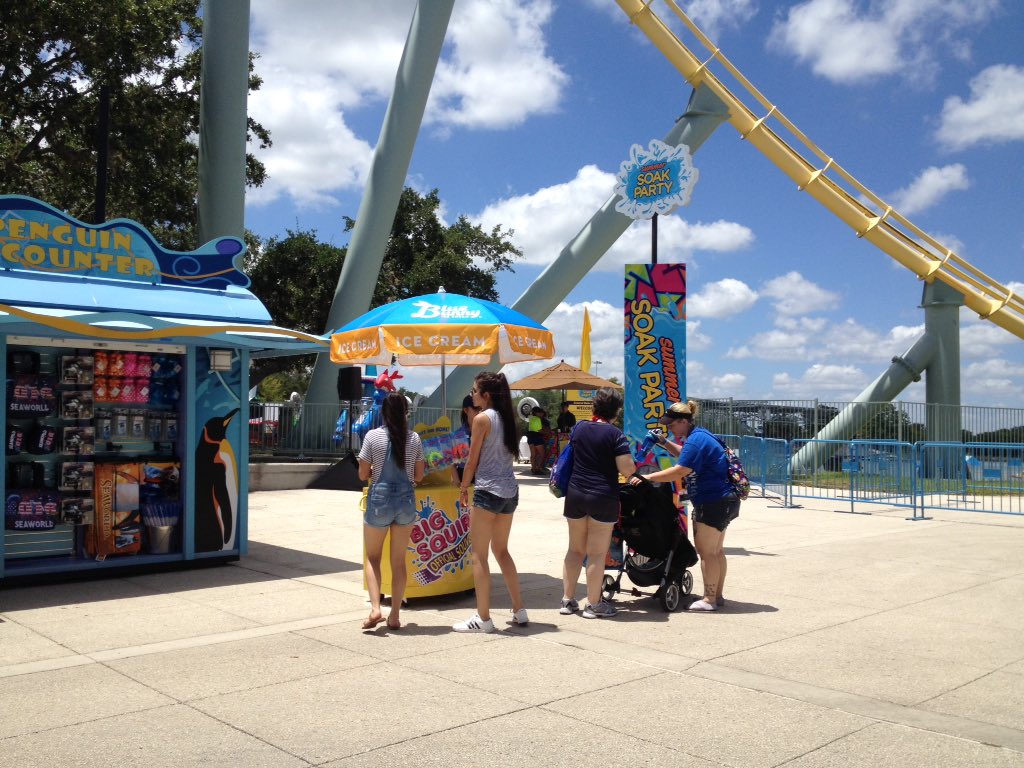 bigsquirt's tweet photo. Big Squirt! is live in TX, Sea Worlds Summer Soak Party https://t.co/hsBCAW9bNc