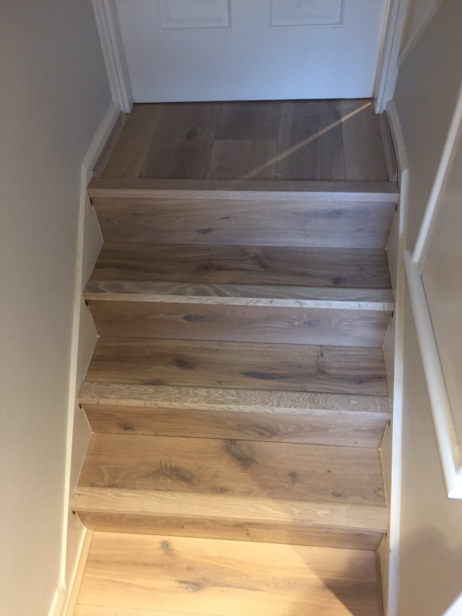 CD_Sherrin's tweet photo. #woodfloor steps https://t.co/V80VKiXs9o