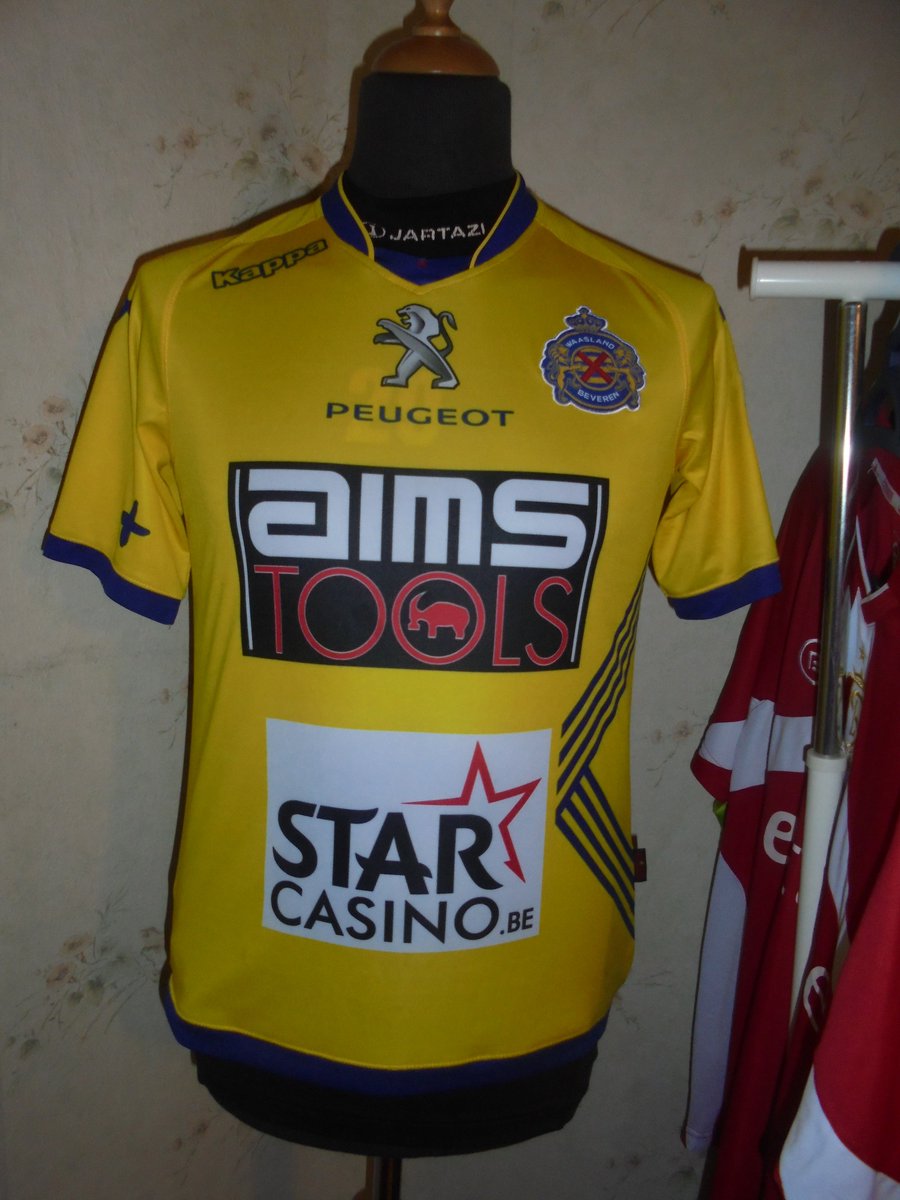 Kris_PTMS's tweet photo. @kvkofficieel home 2015-16 #Papazoglou @WaaslandBeveren home 2015-16 #HugoSousa #playerissued #matchworn https://t.co/1IsC5NJZFj