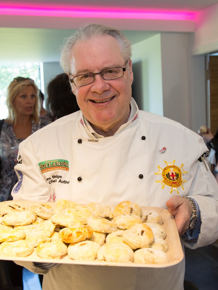 dominicholden65's tweet image. Lovely evening with @JustOneSpice @BrasikaOfficial Chef Tom Bridge raising funds for @GaryParkyTrust