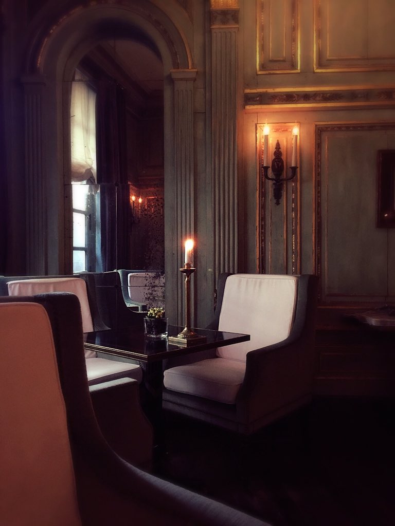 MrChickenFilms's tweet image. Sitting down here in Paris to write final script for @nycmidnight screenwriting challenge. 10 hours to go.