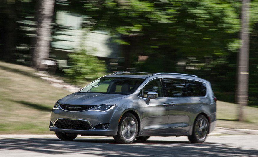 Auto_Times_'s tweet photo. 2017 #Chrysler #Pacifica 
Click to watch: https://t.co/7u0e5pimZe https://t.co/br922An7iN