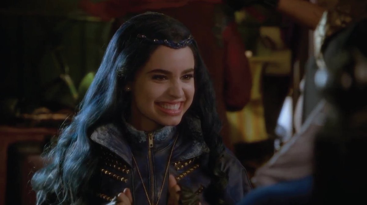 xFav_Characters's tweet photo. Evie // Descendants https://t.co/ud9ku2OQ2k