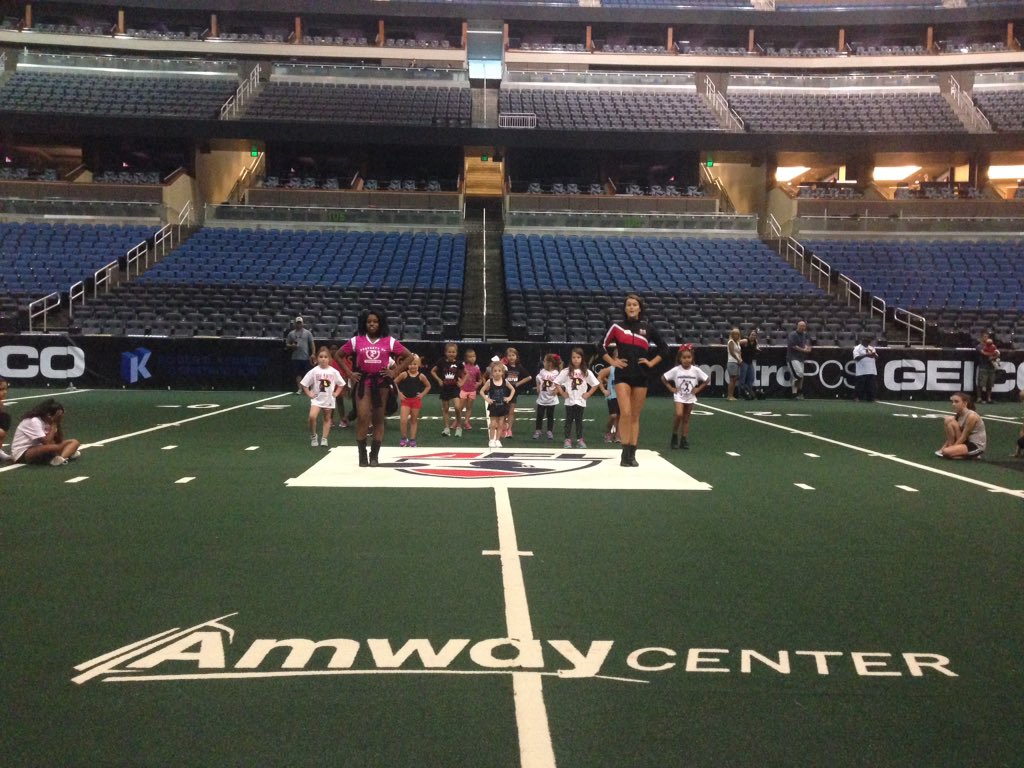 ORLPredators's tweet photo. Our dance campers are ready to perform tonight at #FanAppreciationNight! #Preds25 https://t.co/W4LEw20EXH