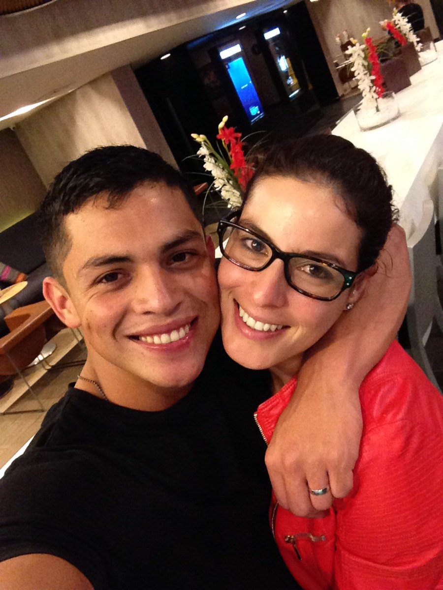 sin_excusasgt's tweet photo. Felices 3 meses mi flaca fidida jajajajaja @NemoraPinheiro https://t.co/SbkOYXIrOb