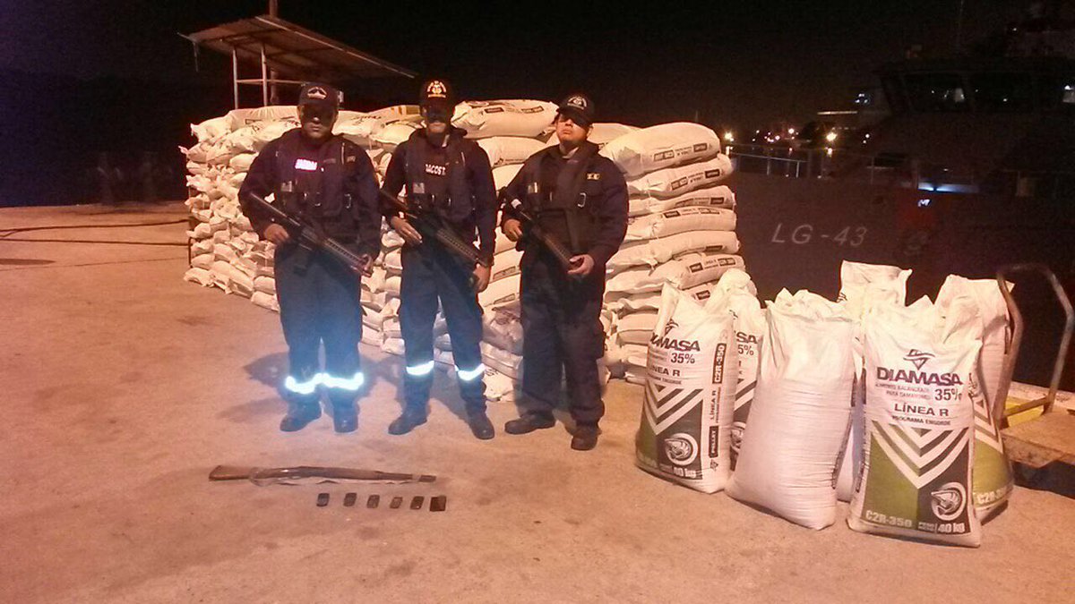 FFAAECUADOR's tweet photo. #FFAA recupera material robado decomisa armamento y aprehende presuntos asaltantes de camaronera #Guayaquil https://t.co/dqeI6hm5Wn