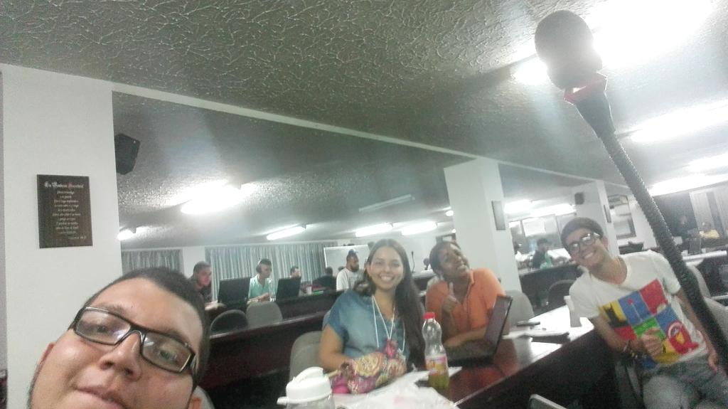 Ma0Collazos's tweet photo. #Aprendiendo ahora es #Aplíhttps://t.co/R5jcb5rVrK @swcali2016 @FundaTIC #SWCali2016 https://t.co/Ni3BVLDGKs