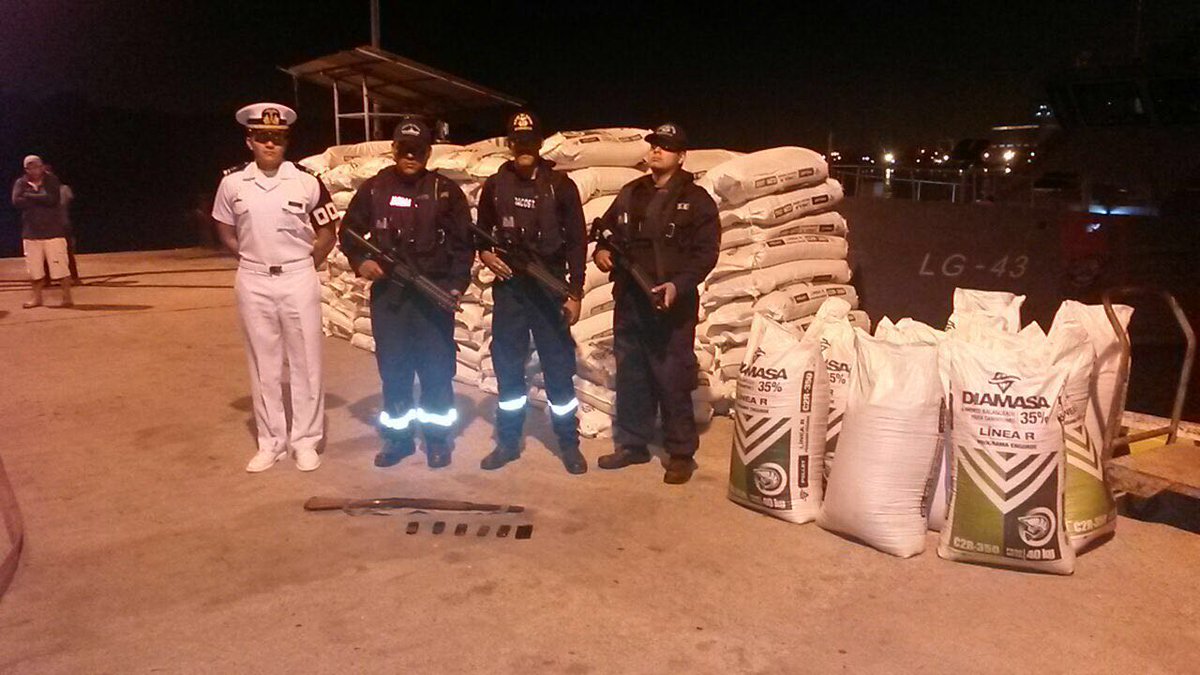 FFAAECUADOR's tweet photo. #FFAA recupera material robado decomisa armamento y aprehende presuntos asaltantes de camaronera #Guayaquil https://t.co/dqeI6hm5Wn