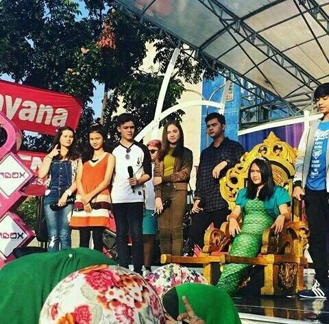 putrinovianti34's tweet photo. #NginboxBarengMIL https://t.co/vfTmedNuQ8