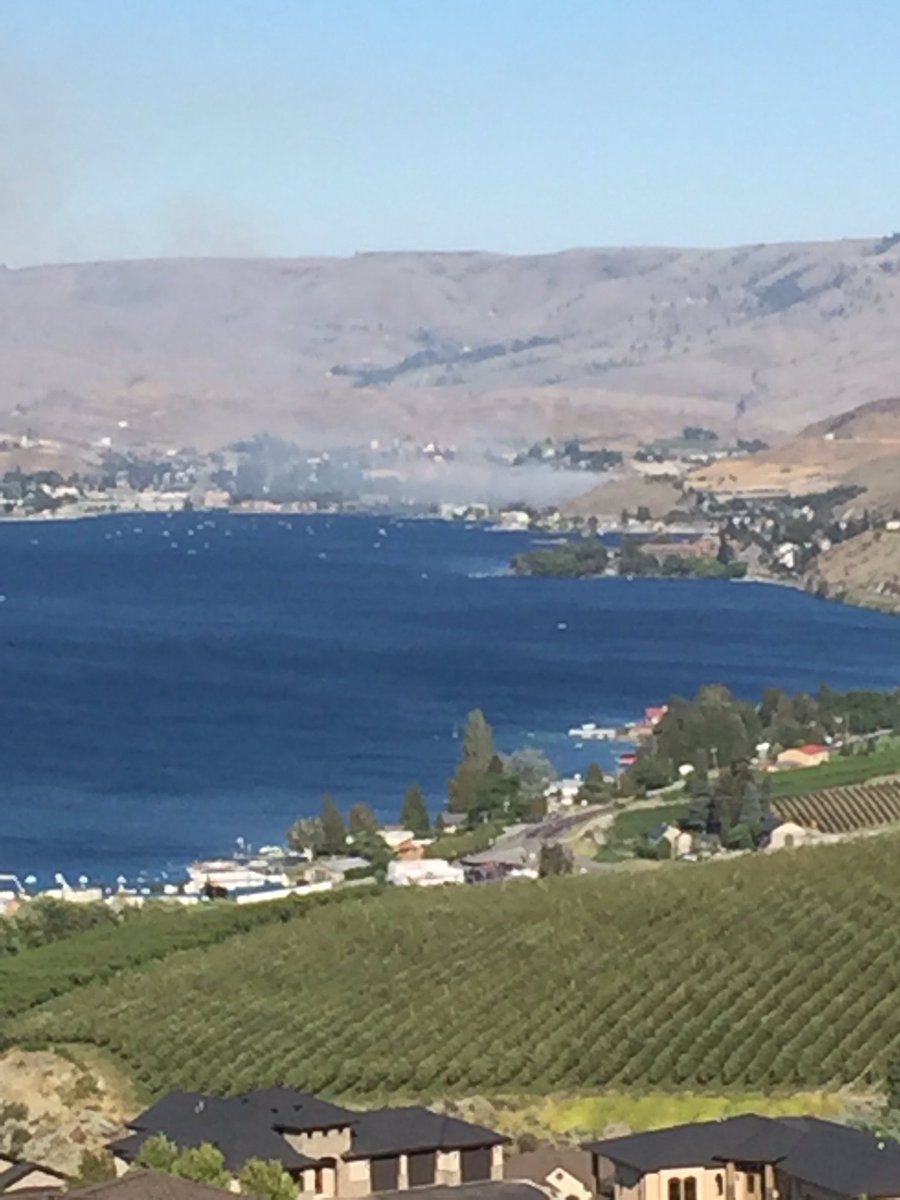 jimkott's tweet photo. Two Chelan fires going on now. Antilon Lake and right behind Peterson's. Darn it. #chelanfire. https://t.co/mHeZ3dFTiZ