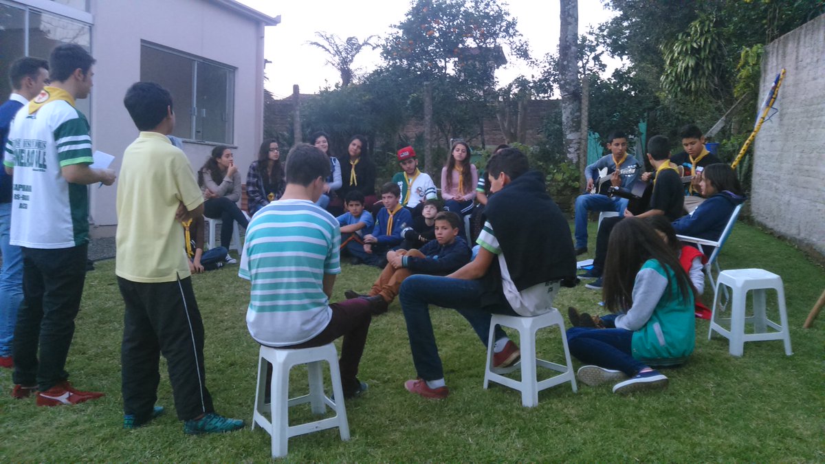vale_sentinelas's tweet photo. O culto de por do sol hoje mais cedo no #Desafioonline terminando alguns requisitos das classes #Sentinelasdovale https://t.co/301rKeMHu0