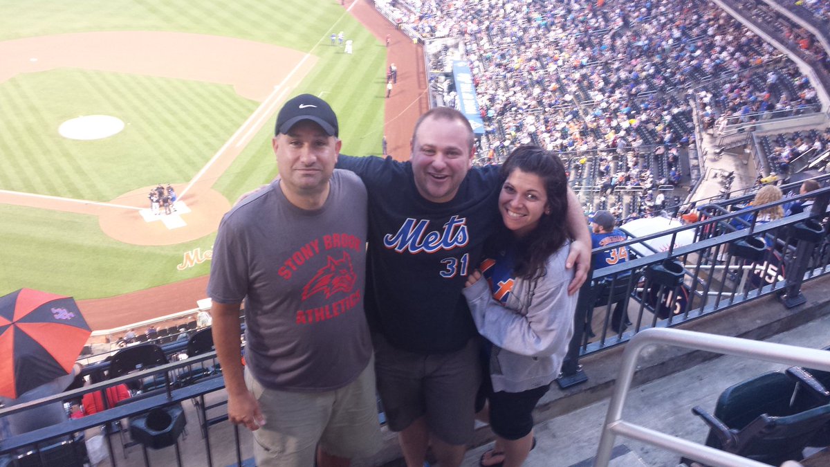 Jeff__Bernstein's tweet photo. Rainy @CitiField with friend and colleague Josh Burstein #MHA #PiazzaHOF @AmericaEast #ReppinAE @SBAthletics https://t.co/001OYOaQkg