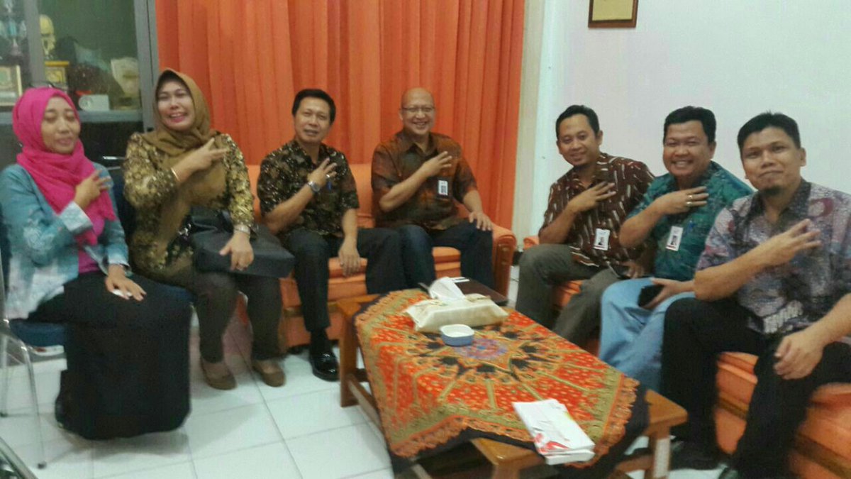 a_indradi's tweet photo. @parwi66 @_funtastic5_ #TelkomFuntastic5  #GEMATREG5 #discuss #SmartCity Lamongan mnuju SmartCity jd prgram unggulan https://t.co/rfSSrRUMRf