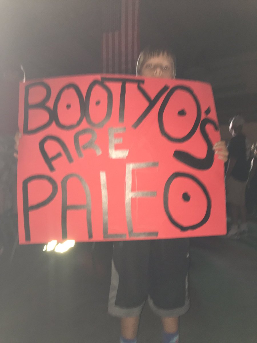 CFShearForce's tweet photo. #bootyos are paleo @WWE #WWESavannah https://t.co/V5iFssA3Jq