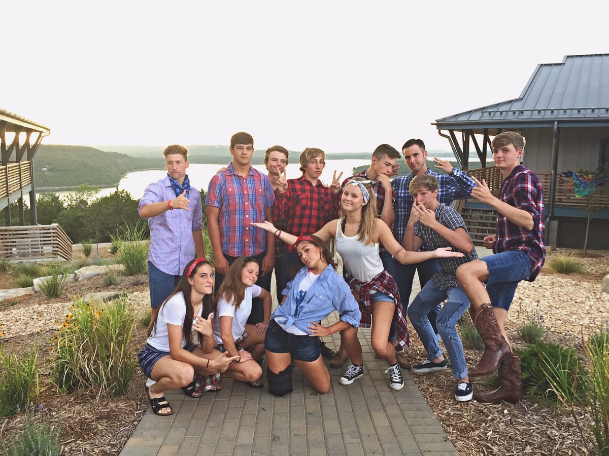 Lexi_Fontana's tweet photo. Had the best week of my life with this awesome group of peopleโ๐ผ #Kcn2cwc #YL https://t.co/vrofxotOVR