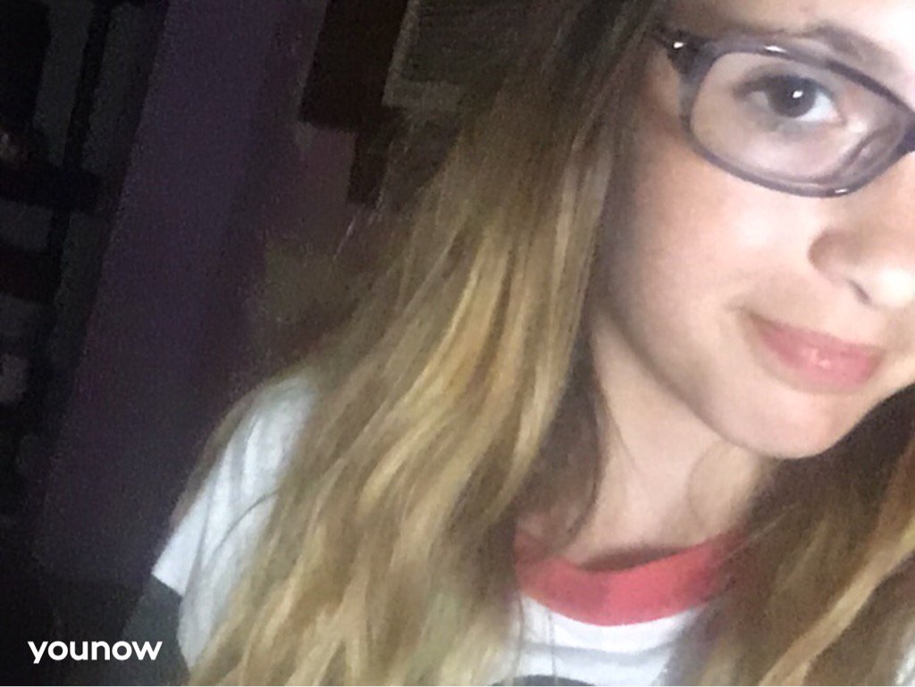 bridgett_makeup's tweet photo. 🔴 LIVE on @YouNow - https://t.co/Do5MF6xKod https://t.co/PZZOLkYovu
