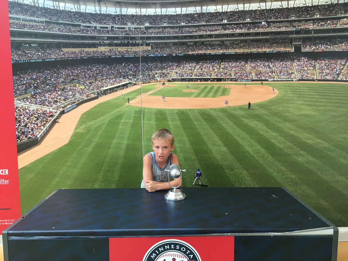 mundamac's tweet photo. My #juniorannouncer calling the play @mallofamerica.  "Now batting for the Twins, #7, Joe Mauer!" https://t.co/mjvXdBUObS