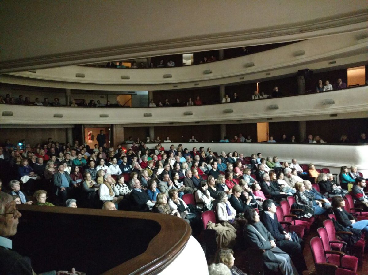 Cultura_Mza's tweet photo. Gran Concierto de la @FilarmonicaMza en el Teatro Independencia. https://t.co/iIVRzGdTAY