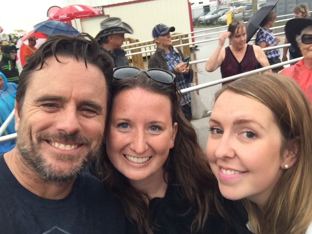 Tarynbarrett11's tweet photo. This is probably pulling a Luke wheeler, but Deacon will you marry me? #sorryrayna #lovehim @CharlesEsten https://t.co/woWaulm6hN
