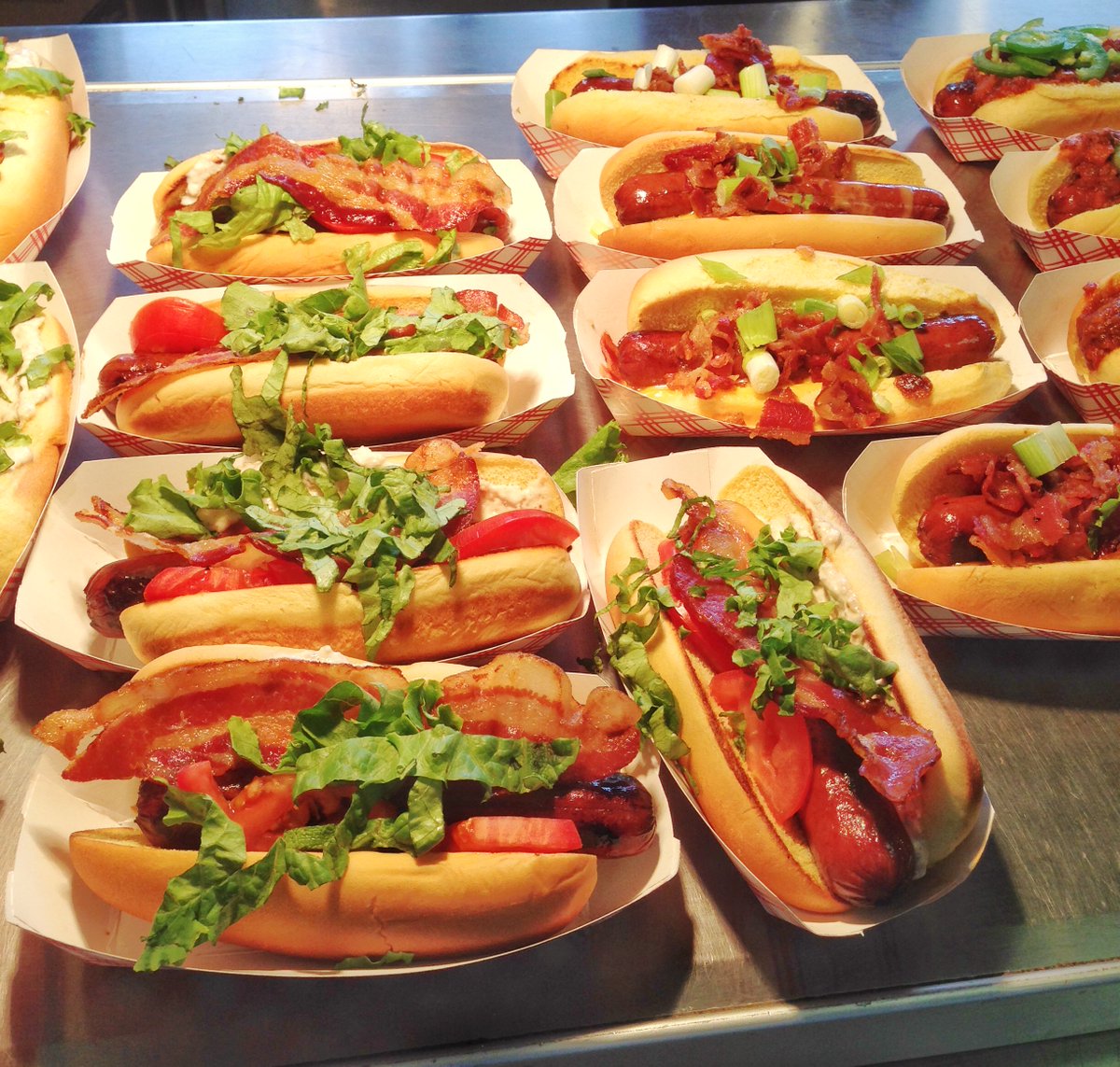 BoxFrites's tweet image. We believe in serving the highest quality ingredients, which is why our dogs are made from 100% beef