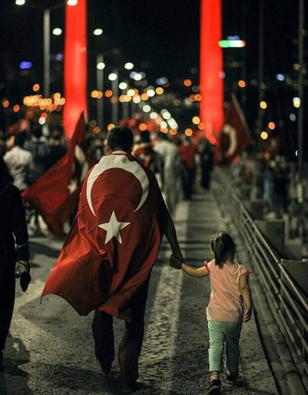 tasdemir_cemile's tweet photo. Elindeki doları satıp Türk parasının değer kayıp etmesini istemeyen bir milletiz bize darbe haa! https://t.co/ZJ4bFwe2ID