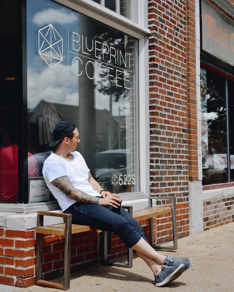 carlnard's tweet photo. current location | st louis today • @allbirds strides
#weareallbirds
#WWLxStLouis #walkwithlocals
#priime #priim… https://t.co/6DDJGaAv83