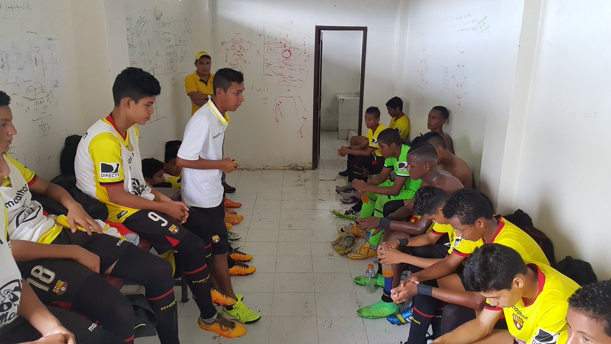 AlfaroMoreno's tweet photo. #BarcelonaSC Entretiempo en Fertisa. Gana la Sub 14 , 2-0 a Liga (Portoviejo). https://t.co/lb1rc00nz4