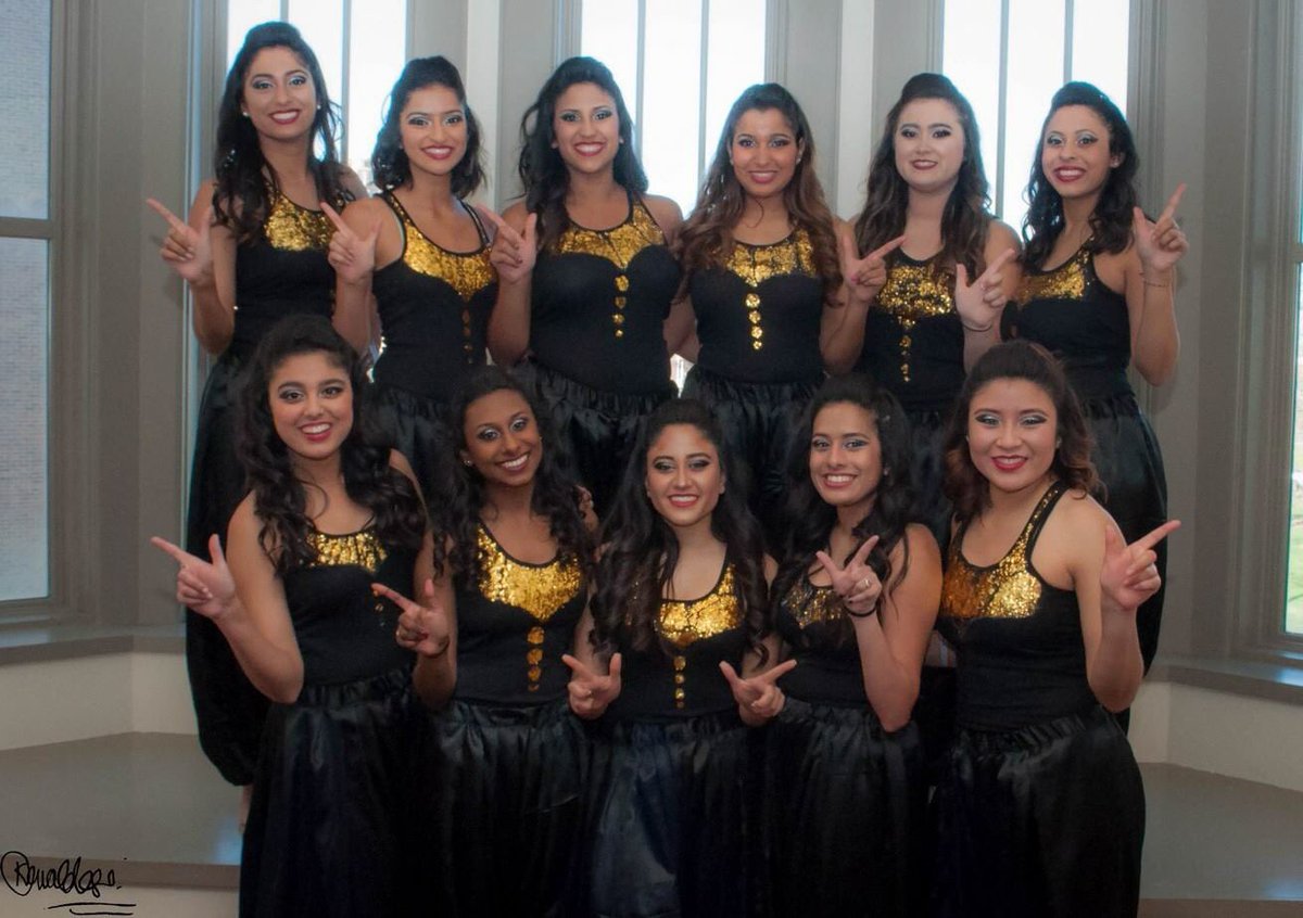 In honor of National Dance Day here's a throwback of Kahaani's 1st competetion in Oklahoma!😄💃🏽 #techkahaani