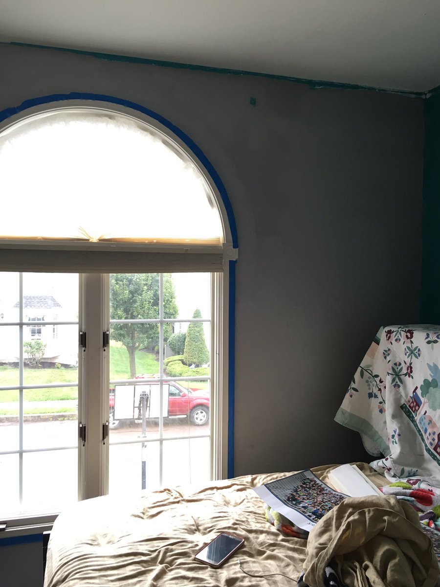 VictoriaTrebic4's tweet photo. Painting my room gray, hopefully by the end it'll turn out pretty cool(: https://t.co/Rhe5hucI25