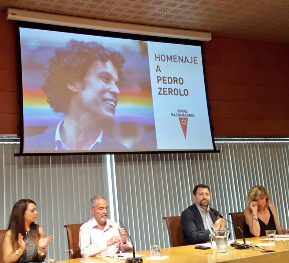 AidaCast's tweet photo. Hasta siempre Ramón Arreal vecino ripense y coordinador @Mayores_COGAM Hace unos días en homenaje a Zerolo. https://t.co/CW6Gl5zbAY