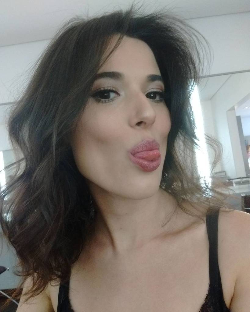 ManudoMonte's tweet photo. Quando você se sente bonita e posta qualquer foto! Gratidão @neygarciamake e @vaniacmotta #squarecare https://t.co/STPZPb3FlA