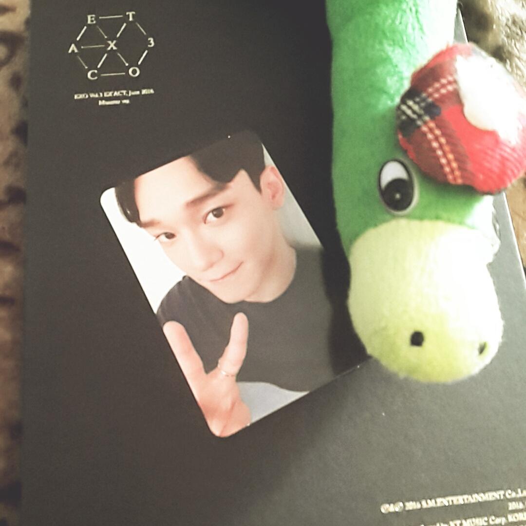 chen_bolivia's tweet photo. #Exact #Exo  #Monster #LuckyOne #SmilingChen #KimJongDae  #PhotoCard
 #CHEN #EverytimeWithChen 😍😘 https://t.co/4yyJjjToc2