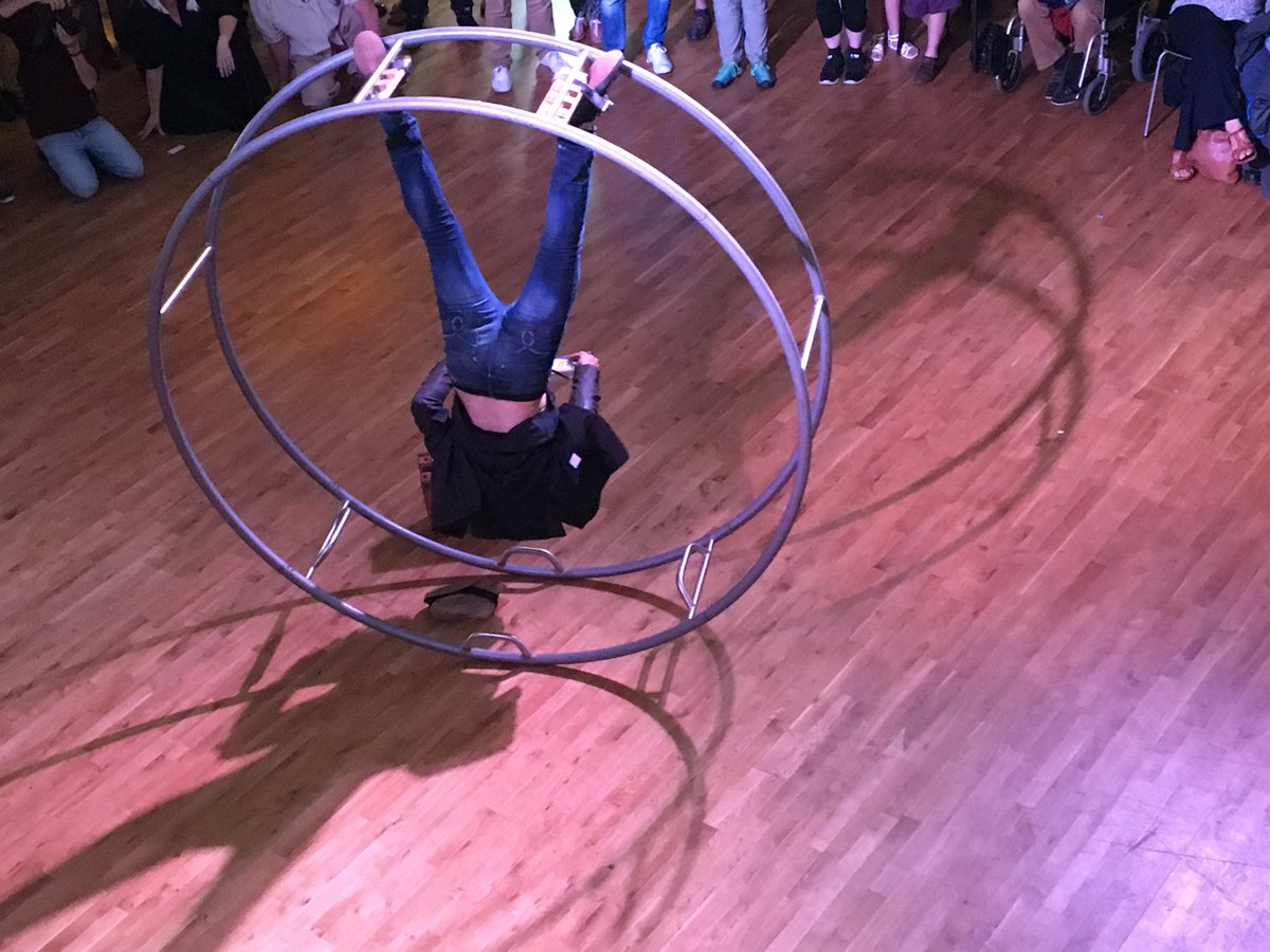 CycleMarge's tweet photo. Inside and out spectacular performances at Penarth Pier #Y Mor https://t.co/4525rDS6NC