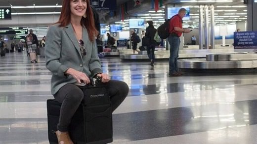 jic_news's tweet image. スーツケース型の電動バイク「Modobag」―便利なだけでなく、走って楽しい？いや、恥ずかしい？？ internetcom.jp/201330/modobag… #Modobag #スーツケース