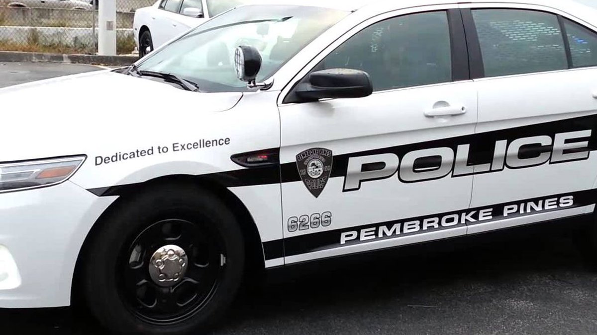 Police officer arrests 19-year-old security guard for not opening gate fast enough bit.ly/2a82QAM?utm_me… https://t.co/W9LpJgckxJ